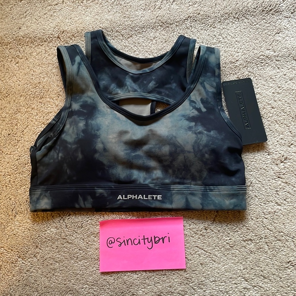 Alphalete Black Oil Stain Surface Keyhole Sports Bra